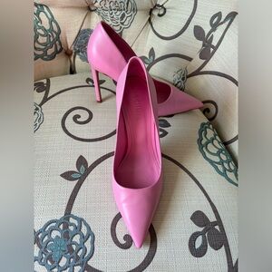 Pink size 7B Schultz heels